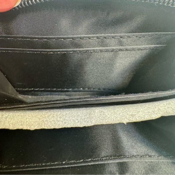 NWT. Disney small wallet. Disney’s Mickey Mouse zipper closure wallet - Picture 10 of 11